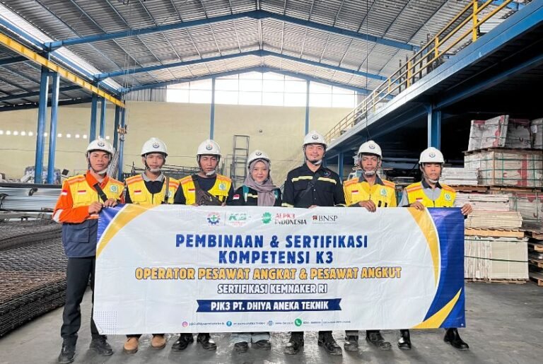 Pelatihan operator pesawat angkat dan angkut - PT Dhiya Aneka Teknik